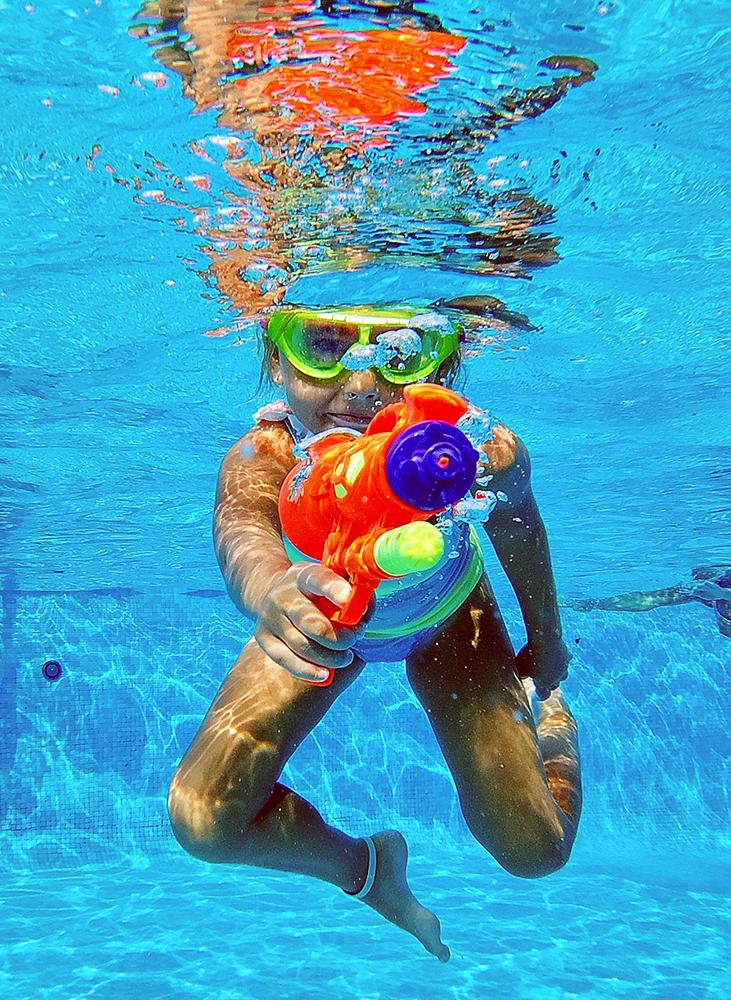 CHALOSSE_PISCINE_constructeur_piscines_traditionnelles_hagetmau_vente_jouets_loisirs_pistolet_a_eau